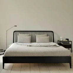 Online Ethnicraft Bed Spindle Gevernist Eikenhout, kleur Zwart